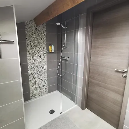 Les De Meiz فندق مبيت وإفطار